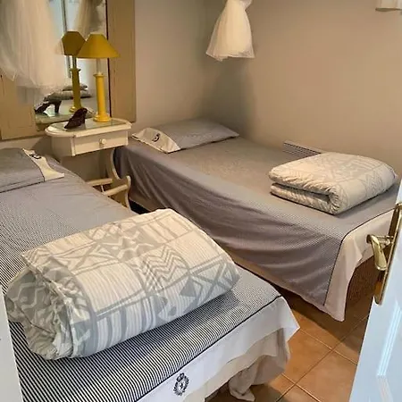 Deux Pieces Avec Terrasse Ensoleille Et Piscine Apartment *
